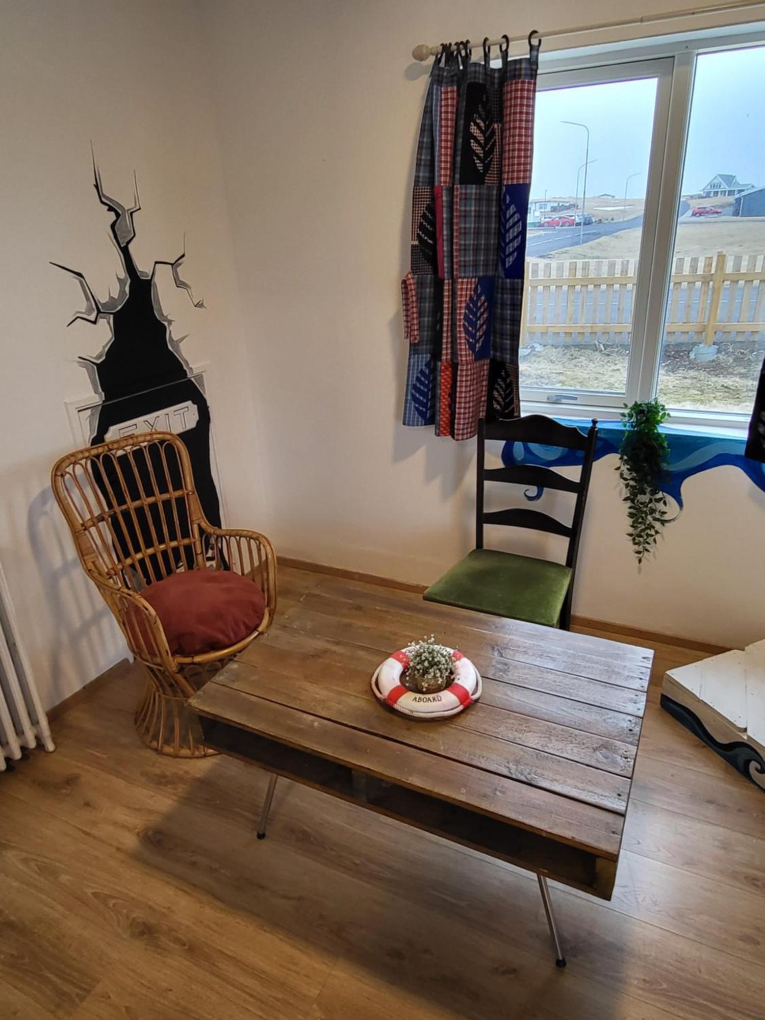 The Bookstore Family Apartment Hellissandur Exterior foto
